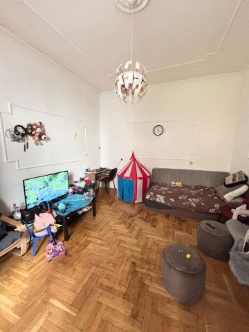 Eladó téglalakás, VIII. kerületben, Népszínház utcában