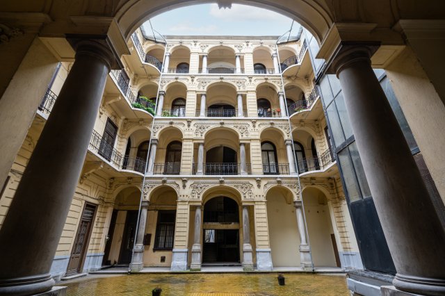 Eladó téglalakás, Budapesten, VI. kerületben, Liszt Ferenc téren