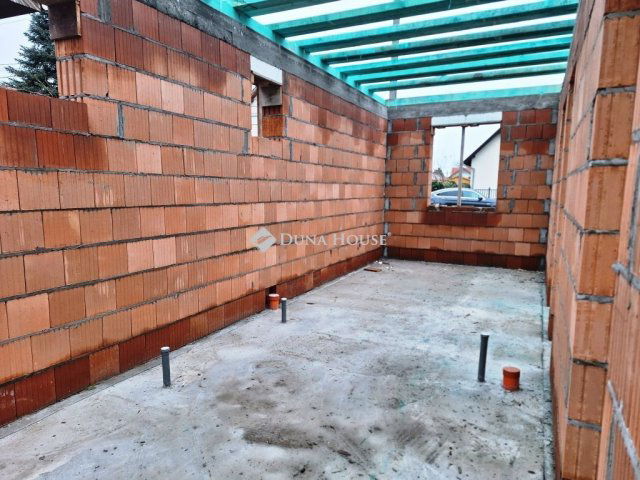 Eladó családi ház, Szigetszentmiklóson 145 M Ft, 5 szobás