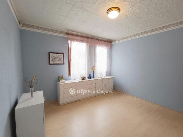 Eladó családi ház, Szigetszentmiklóson 94.9 M Ft, 5+1 szobás