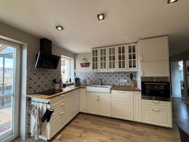 Eladó családi ház, Pécsett 124.9 M Ft, 3 szobás