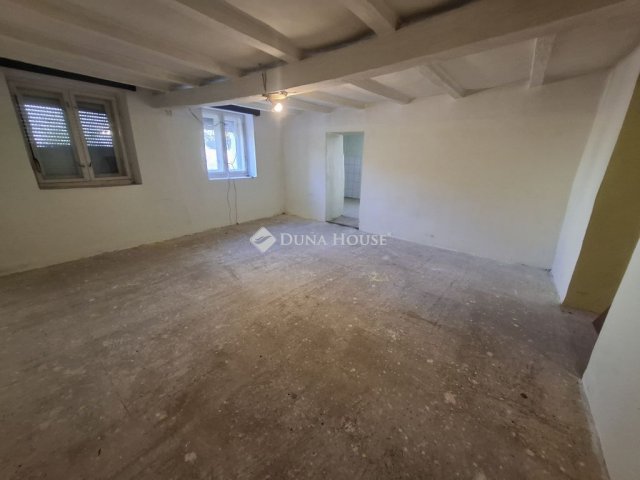 Eladó családi ház, Tiszaalpáron 16.5 M Ft, 4+1 szobás