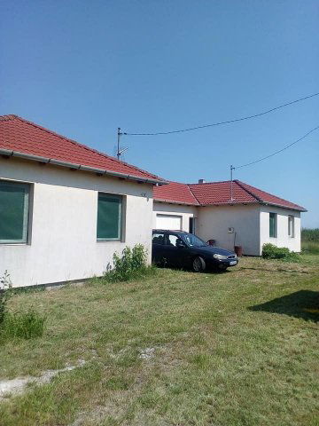 Eladó családi ház, Ongán 45 M Ft, 4 szobás