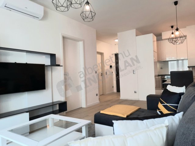 Kiadó téglalakás, albérlet, VIII. kerületben, Corvin sétányon