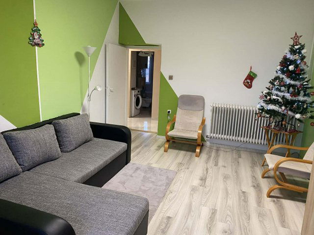 Eladó téglalakás, Komlón 33.7 M Ft, 2 szobás