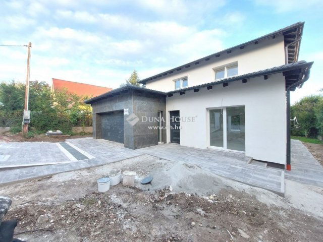 Eladó családi ház, Érden 179.9 M Ft, 4+1 szobás