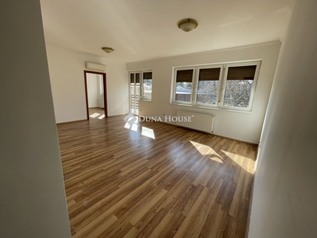 Eladó téglalakás, Nagykőrösön 56 M Ft, 2 szobás