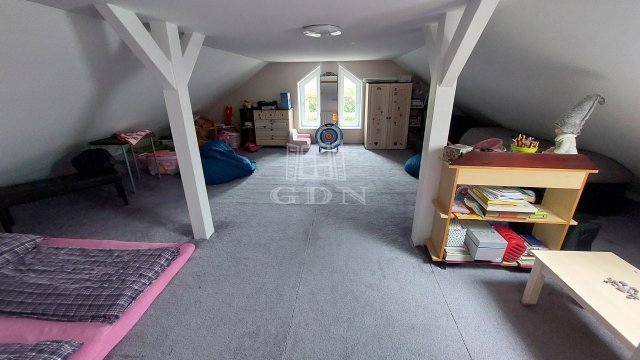 Eladó családi ház, Keszthelyen 359 M Ft, 8 szobás