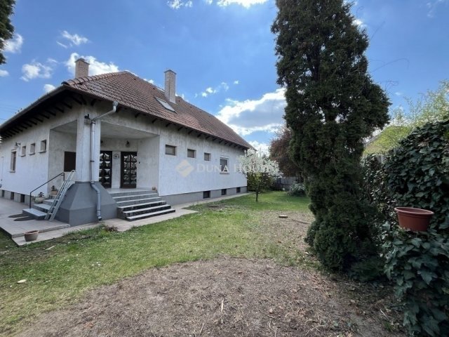 Eladó ikerház, Budapesten, XVIII. kerületben 97 M Ft, 4 szobás