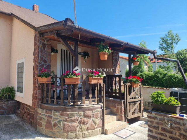 Eladó családi ház, Balatonalmádiban 99 M Ft, 4 szobás