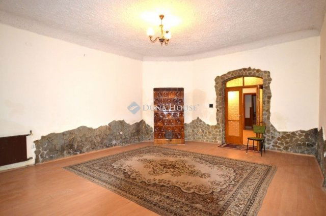 Eladó családi ház, Veszprémben 59.9 M Ft, 3 szobás