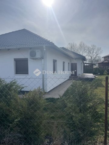 Eladó családi ház, Alsónémediben 120 M Ft, 6 szobás