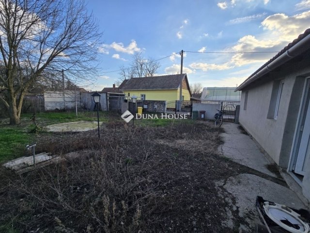Eladó családi ház, Szegeden 53 M Ft, 4 szobás