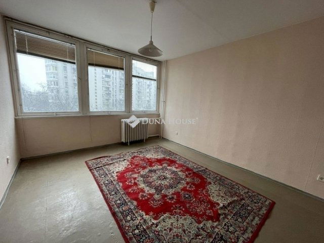Eladó panellakás, Kecskeméten 41.5 M Ft, 2 szobás