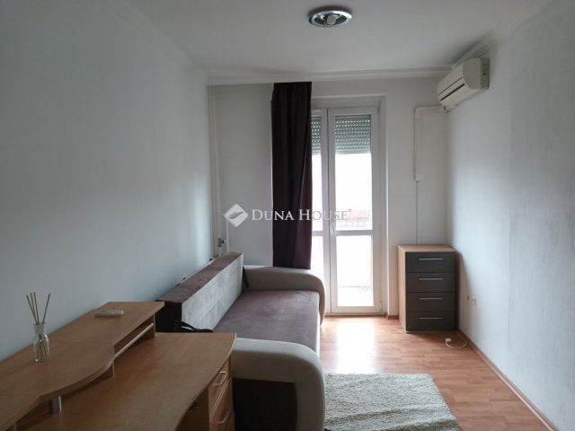 Kiadó panellakás, albérlet, Debrecenben 250 E Ft / hó, 3 szobás