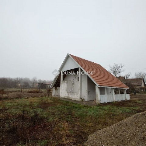 Eladó családi ház, Tápióságon 21.9 M Ft, 2 szobás