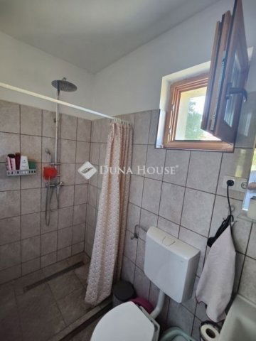 Eladó családi ház, Úrin 45.9 M Ft, 3 szobás