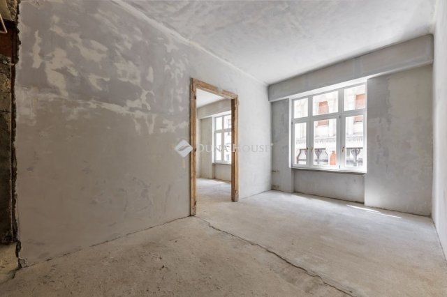 Eladó téglalakás, Budapesten, V. kerületben 299.9 M Ft, 3 szobás