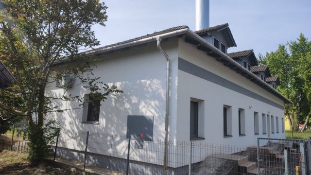 Eladó családi ház, Pusztaszabolcson 149.9 M Ft, 8+6 szobás