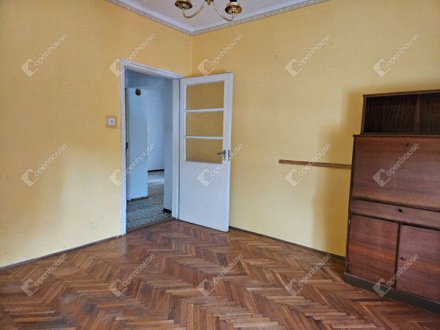 Eladó családi ház, Veszprémvarsányon 39.8 M Ft, 2 szobás