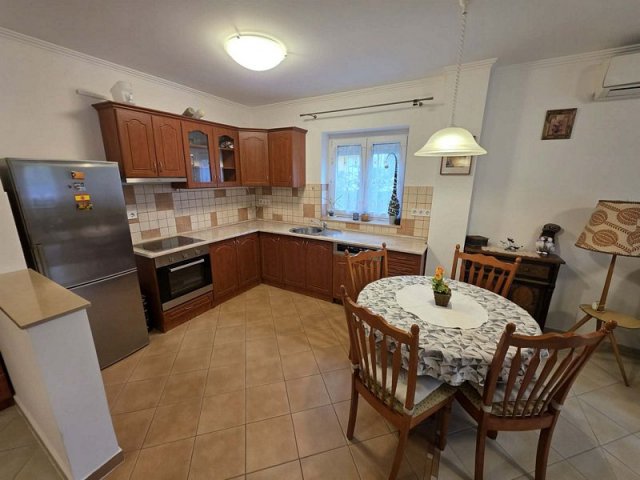 Eladó családi ház, Érden 159.8 M Ft, 7 szobás