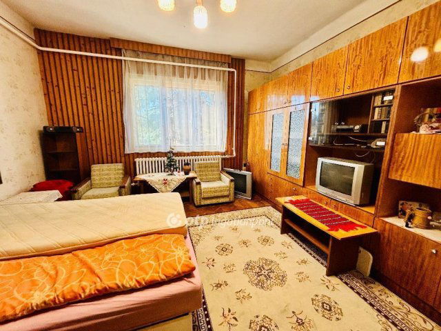 Eladó ikerház, Tégláson 38.5 M Ft, 2 szobás