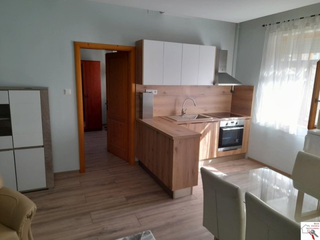 Kiadó téglalakás, albérlet, Pécsett 175 E Ft / hó, 2 szobás