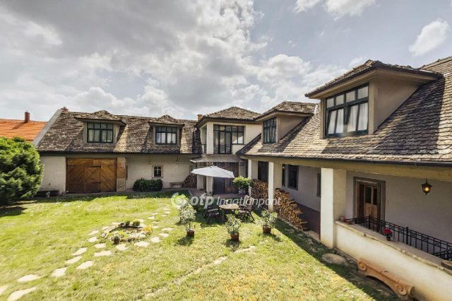 Eladó családi ház, Pilisborosjenőn 249 M Ft, 6+1 szobás