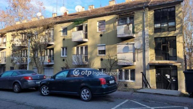 Eladó téglalakás, Ózdon 8.5 M Ft, 2 szobás