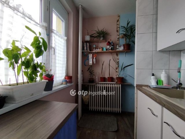 Eladó panellakás, Székesfehérvárott 54.99 M Ft, 2 szobás