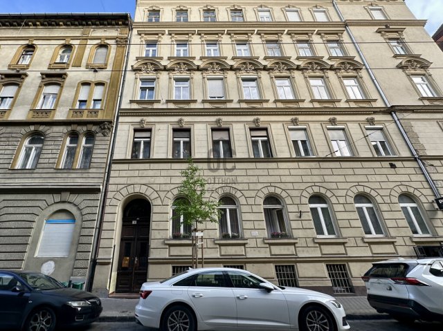 Eladó téglalakás, Budapesten, VII. kerületben 43.9 M Ft
