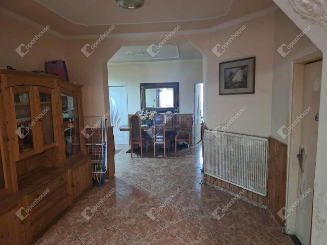 Eladó családi ház, Pápán 46 M Ft, 3 szobás