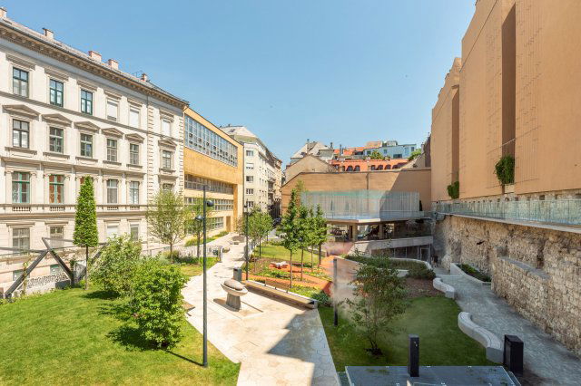 Eladó téglalakás, Budapesten, V. kerületben, Bástya utcában