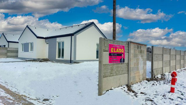 Eladó családi ház, Győrszemerén, Pacsirta utcában 87.9 M Ft