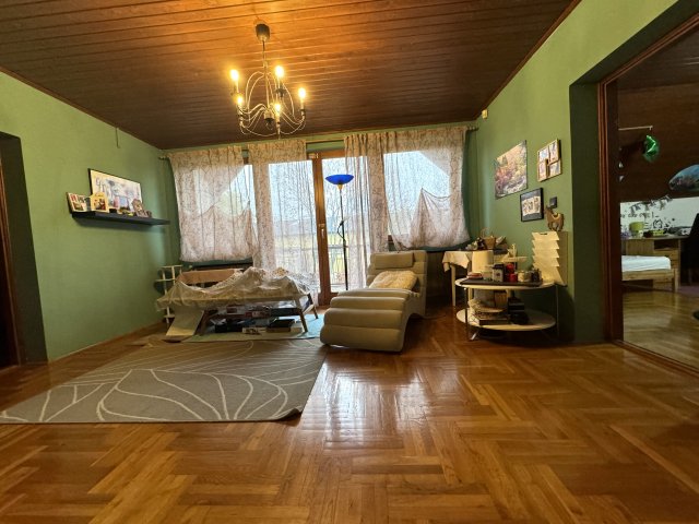 Eladó családi ház, Budapesten, III. kerületben 250 M Ft