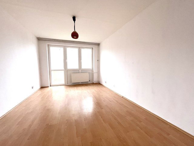 Eladó panellakás, Debrecenben 64.9 M Ft, 3 szobás