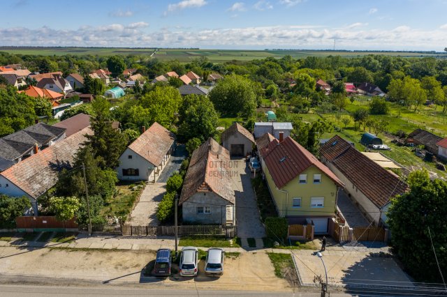 Eladó családi ház, Pázmándon 55.9 M Ft, 5 szobás