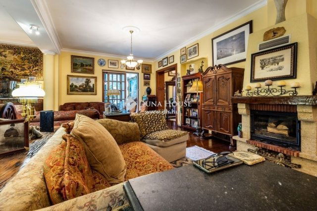 Eladó családi ház, Leányfaluban 285 M Ft, 5 szobás