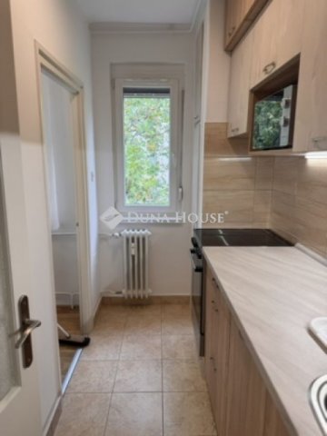 Kiadó téglalakás, albérlet, Pécsett 180 E Ft / hó, 2 szobás