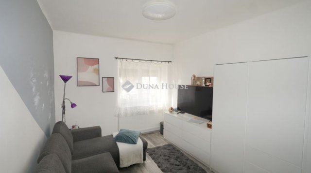 Eladó családi ház, Zalaegerszegen 65.99 M Ft, 2 szobás