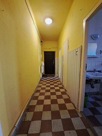 Eladó téglalakás, Oroszlányban 26 M Ft, 2 szobás