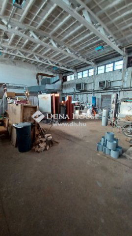 Eladó ipari ingatlan, Bátaszéken 149.9 M Ft