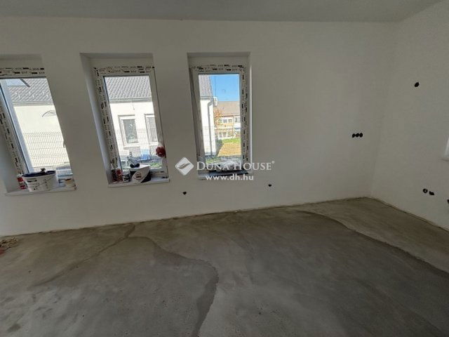 Eladó családi ház, Siófokon 59.9 M Ft, 4 szobás