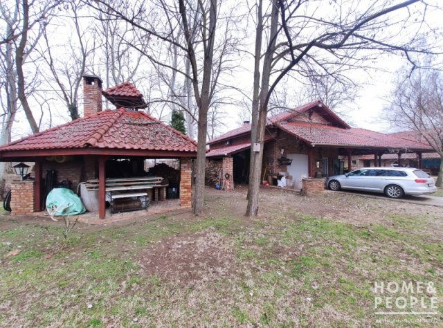 Eladó üzlethelyiség, Pusztaszeren 150 M Ft, 7 szobás