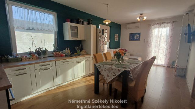 Eladó családi ház, Börcsön 91.9 M Ft, 4 szobás