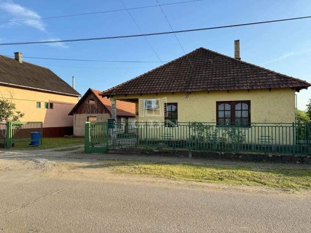 Eladó családi ház, Hevesen 41 M Ft, 3+1 szobás