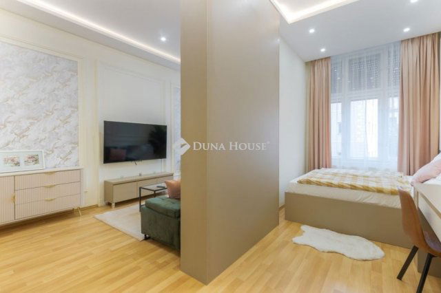 Eladó téglalakás, Budapesten, VII. kerületben 140 M Ft, 4 szobás