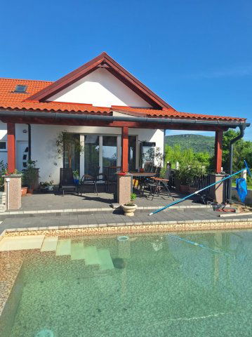 Eladó családi ház, Pomázon 195 M Ft, 4 szobás