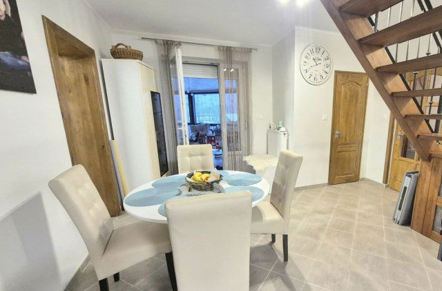 Eladó családi ház, Baján 118 M Ft, 6 szobás