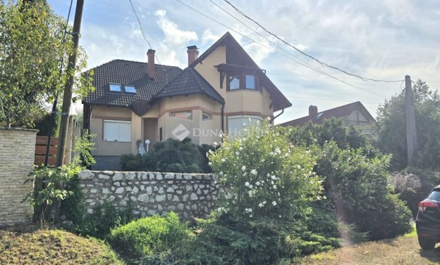 Eladó családi ház, Pécsett, Korsó dűlőn 169.9 M Ft, 6 szobás
